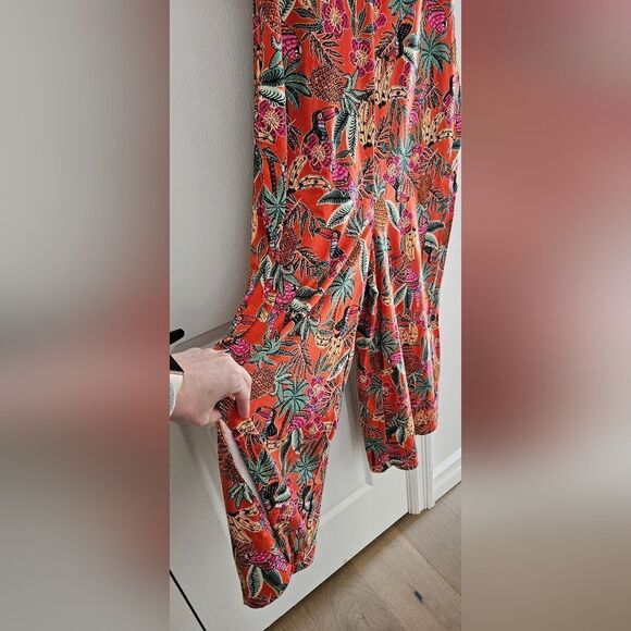 Tropical Print Sleeveless Jumpsuit - Picture 6 of 7